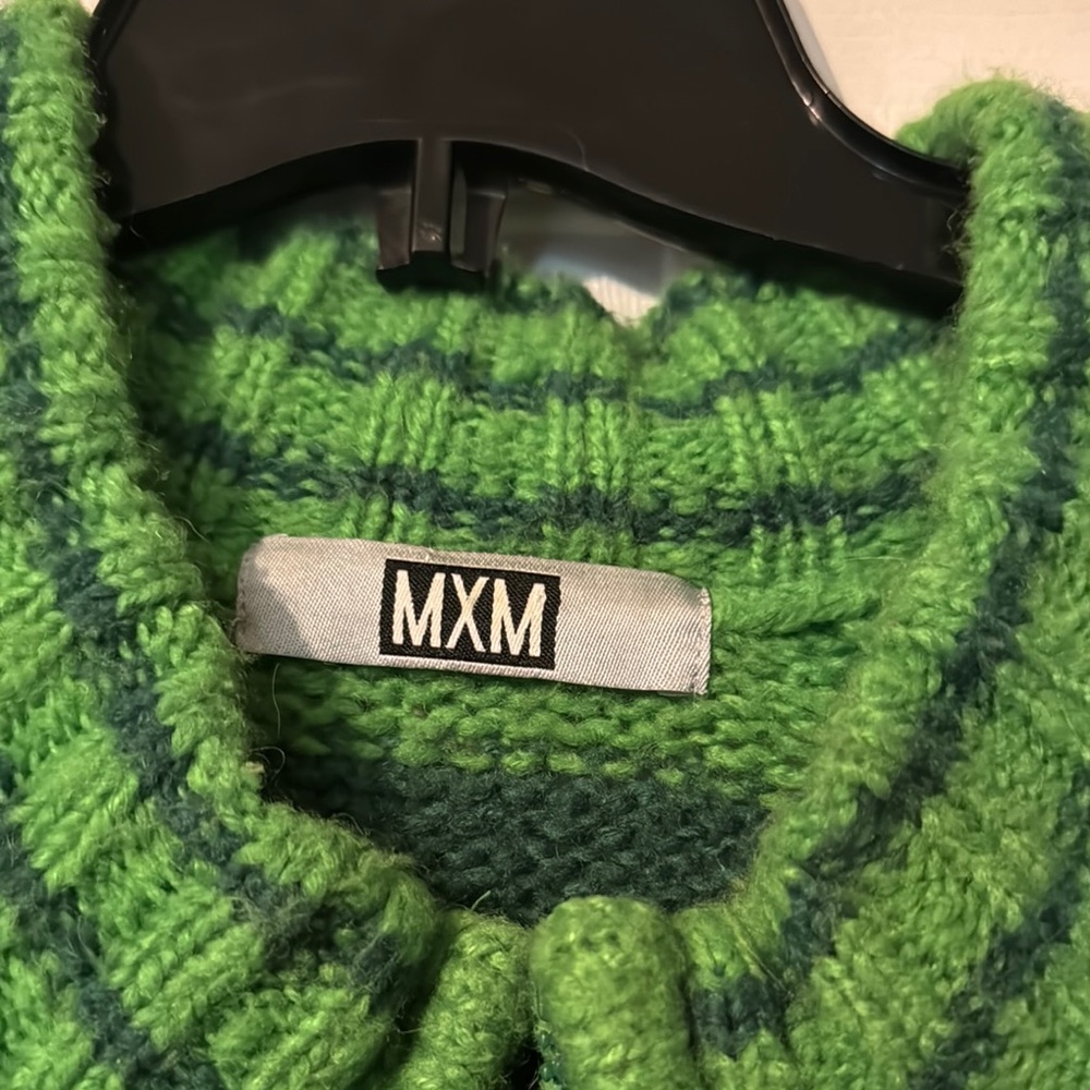 3/$30 MXM Vibrant Green Knit Sweater - Picture 2 of 7